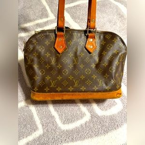 Authentic LOUIS VUITTON Monogram Alma PM